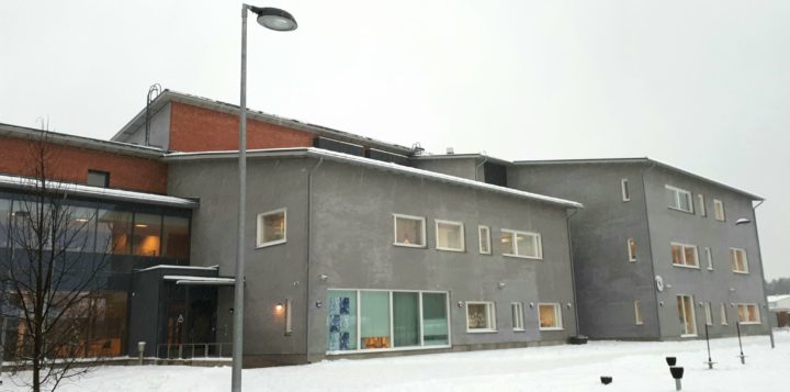 Harjurinteen koulu talvella Harjurinne skolan på vintern