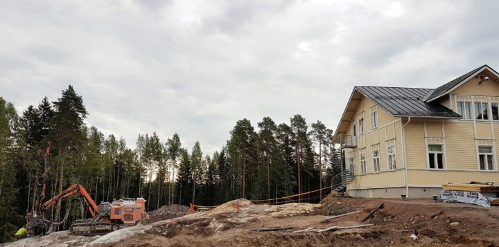 Koskenkylän uuden koulun tontin maanrakennustyöt