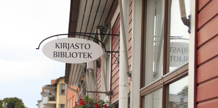 Loviisan kirjaston julkisivua Fasaden på Lovisa biblioteket