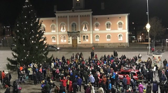 Joulun avaus Loviisan torilla Julöppning på Lovisa torget