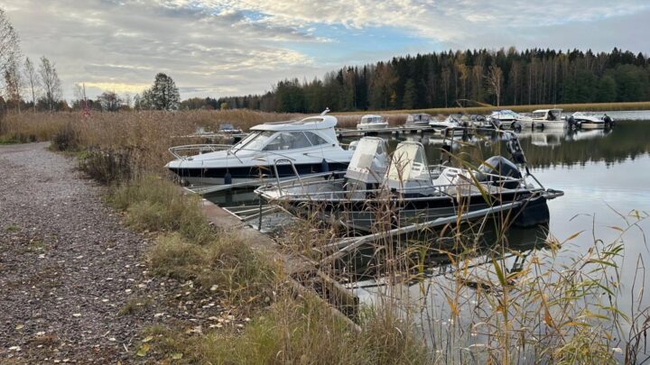 Båtbryggorna i Pernå.